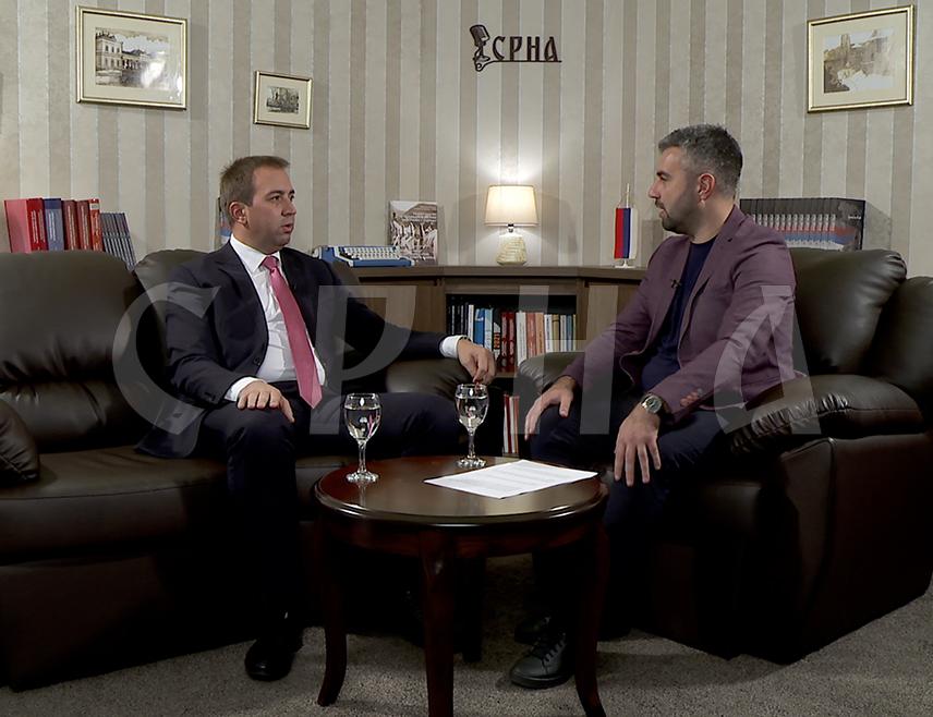 БАЊАЛУКА, 11. ОКТОБРА /СРНА/ - Предсједник Социјалистичке партије Српске /СПС/ Горан Селак рекао је Срни да ће ова странка на предстојећим општим изборима подржати кандидате СНСД-а за српског члана Предсједништва БиХ и предсједника Републике Српске, а да ће самостално предложити листу за кандидате за Народну скупштину и Парламентарну скупштину БиХ.