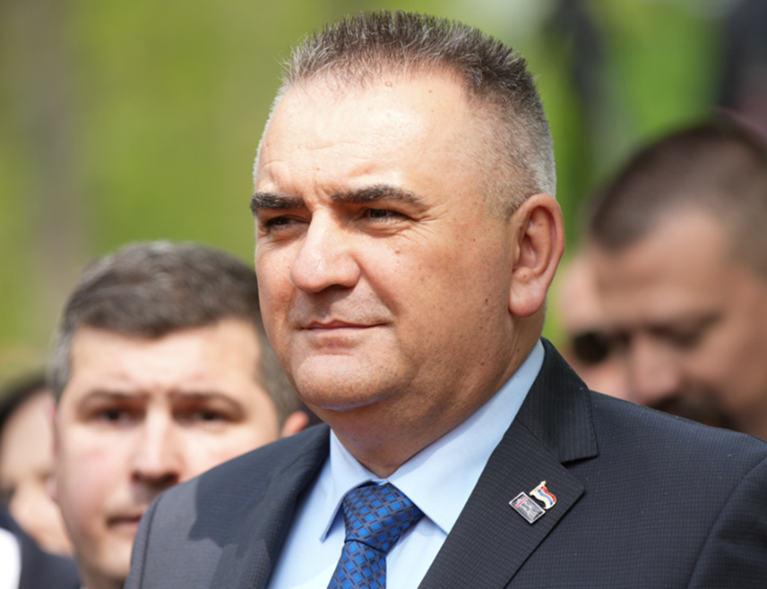 ПЕЛАГИЋЕВО, 10. ОКТОБРА /СРНА/ - Предсједник Владе Републике Српске Саво Минић поручио је данас у Пелагићеву на обиљежавању 34 године од формирања Треће посавске лаке пјешадијске бригаде да Републику Српску треба чувати на све могуће начине и поштовати жртву оних који су дали живот за њу.