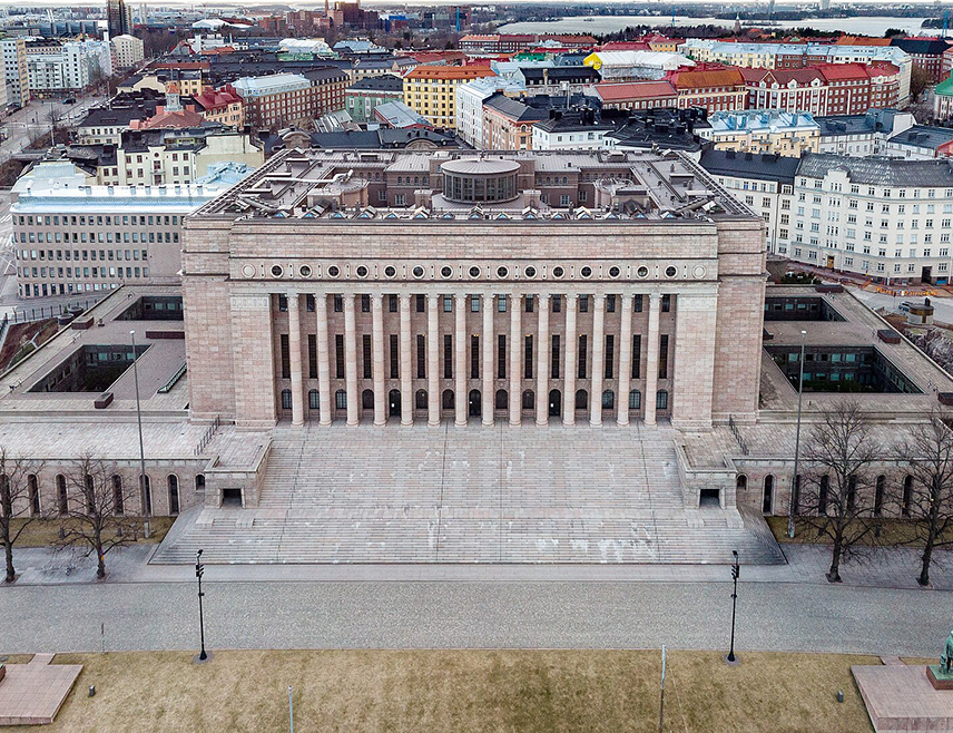 ХЕЛСИНСКИ, 10. ОКТОБРА /СРНА/ - Фински посланици ће наредног мјесеца спровести подземне вјежбе оспособљавања за рад у ратним условима, јављају локални медији.
