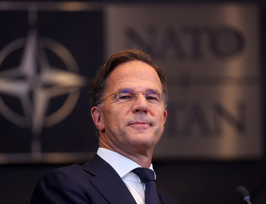 БРИСЕЛ, 11. ОКТОБРА /СРНА/ - НАТО ће у понедјељак покренути годишњу вјежбу нуклеарног одвраћања под називом "Непоколебљиво подне", саопштио је генерални секретар Алијансе Марк Руте.