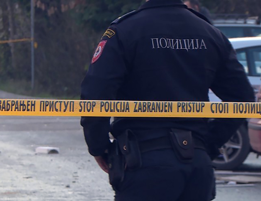 ЗВОРНИК, 11. ОКТОБРА /СРНА/ - Тијело мушкарца чији су иницијали Б.Б.Е. из САД пронађено је на Ђурђев граду код Зворниика, саопштено је из Полицијске управе Зворник.