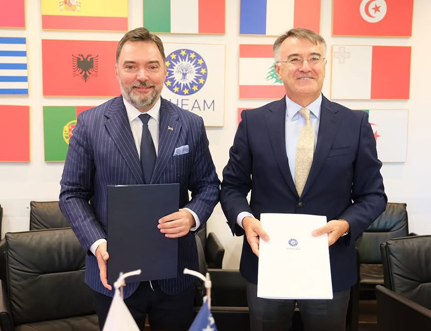 BARI, OCTOBER 11 /SRNA/ - Deputy Chairman of the Council of Ministers Staša Košarac signed today a 2.5 million Euro agreement with the Mediterranean Agronomic Institute of Bari on the implementation of the project "Transition to Green and Healthy Food Production in BiH".