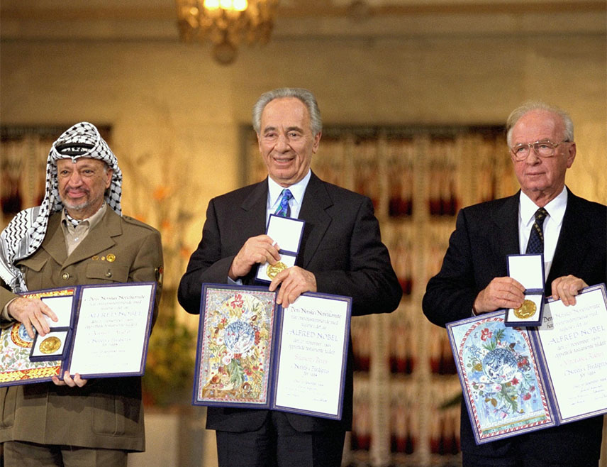 БИЈЕЉИНА, 13. ОКТОБРА /СРНА/ - Премијер Израела Јицак Рабин и вођа Палестинске ослободилачке организације Јасер Арафат подијелили су Нобелову награду за мир 14. октобра 1994. године.