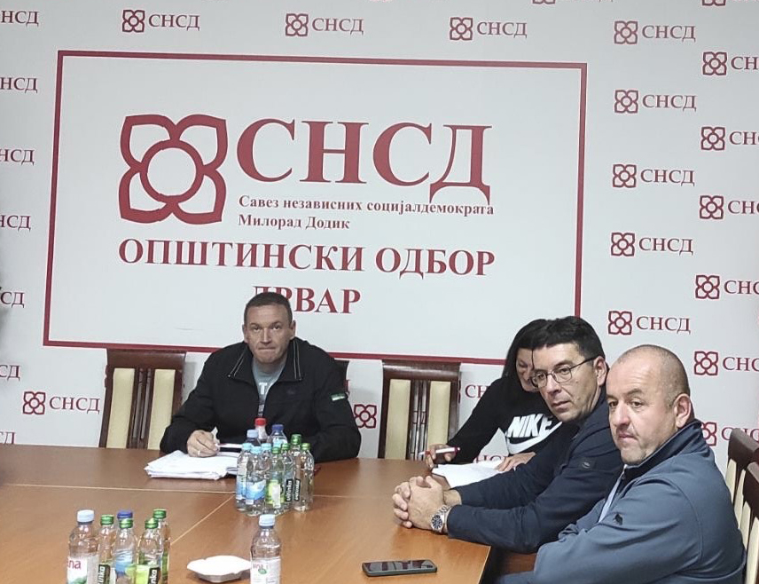 ДРВАР, 13. ОКТОБРА /СРНА/ - Општински одбор /ОО/ СНСД-а Дрвар пружио је пуну подршку кандидату ове странке за предсједника Републике Српске Синиши Карану на предстојећим пријевременим изборима.