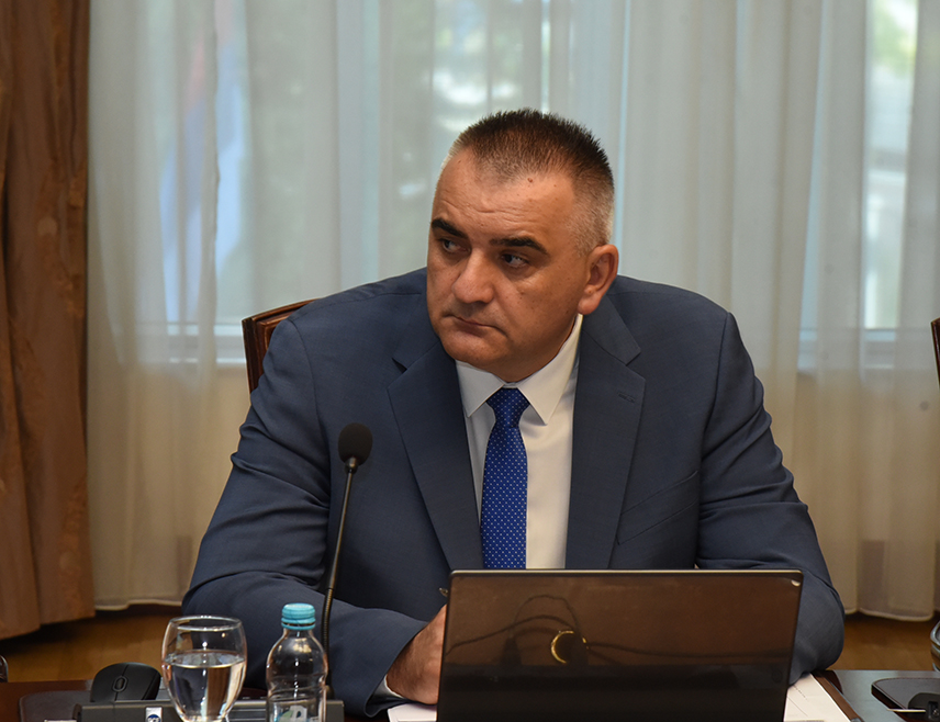 БАЊАЛУКА, 16. ОКТОБРА /СРНА/ - Предсједник Владе Републике Српске Саво Минић рекао је да ће наредних дана бити обављено вјештачење да би се утврдила вриједност улагања у хотел "Монумент" на Козари.