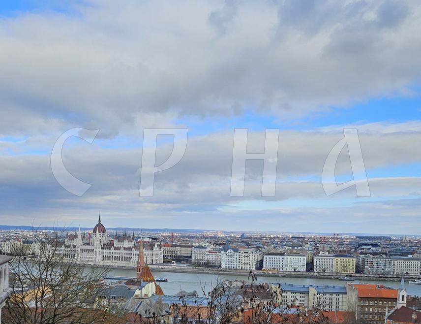 БУДИМПЕШТА, 16. ОКТОБРА /СРНА/ - Мађарски премијер Виктор Орбан изјавио је да је Будимпешта спремна да буде домаћин састанка руског предсједника Владимира Путина и његовог америчког колеге Доналда Трампа и истакао да је то одлична вијест за присталице мира.