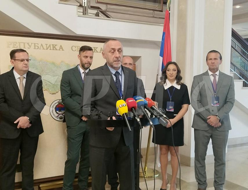 БАЊАЛУКА, 17. ОКТОБРА /СРНА/ - Министар рада и борачко-инвалидске заштите Републике Српске Данијел Егић рекао је да је оснивање Агенције за мирно рјешавање радних спорова било прави потез и најавио да ће се у наредном периоду тежити њеном институционалном и кадровском јачању.