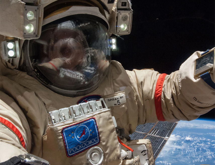 МОСКВА, 17. ОКТОБРА /СРНА/ - Космонаути руског сегмента Међународне свемирске станице /МСС/ Сергеј Рижиков и Алексеј Зубрицки завршили су своју прву шетњу у свемиру у овој години и вратили су се у станицу.