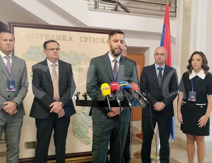 БАЊАЛУКА, 17. ОКТОБРА /СРНА/ - Директор Агенције за мирно рјешавање радних спорова Велибор Микаћ рекао је да је ова установа афирмисана у уставноправном систему и социјалном-економском амбијенту Републике Српске.