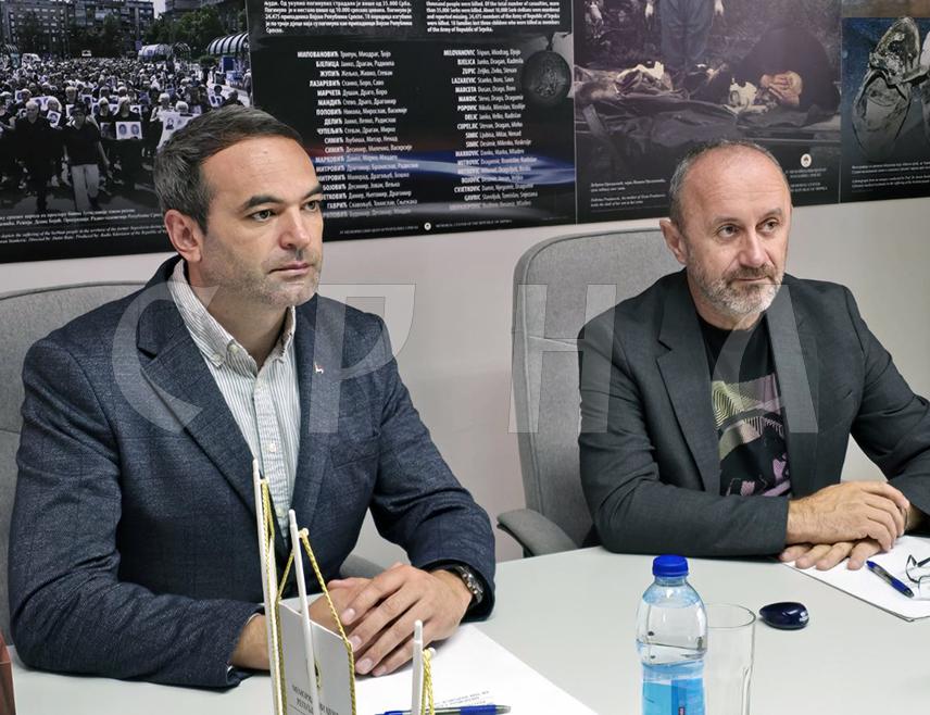 BANJA LUKA, OCTOBER 17 /SRNA/ – The Director of the Memorial Centre of Republika Srpska Denis Bojić and the President of the Amputees Organisation of Srpska UDAS Željko Volaš signed a Memorandum of Cooperation today in Banja Luka, which concerns the collection and presentation of testimonies about the suffering of Serbs during the past war.