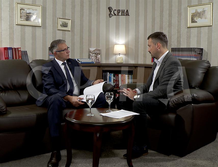 БАЊАЛУКА, 18. ОКТОБРА /СРНА/ - Министар просвјете и културе Републике Српске Боривоје Голубовић најавио је да ће ускоро пред посланицима бити нови приједлози закона из области предшколског, основног и средњег образовања.