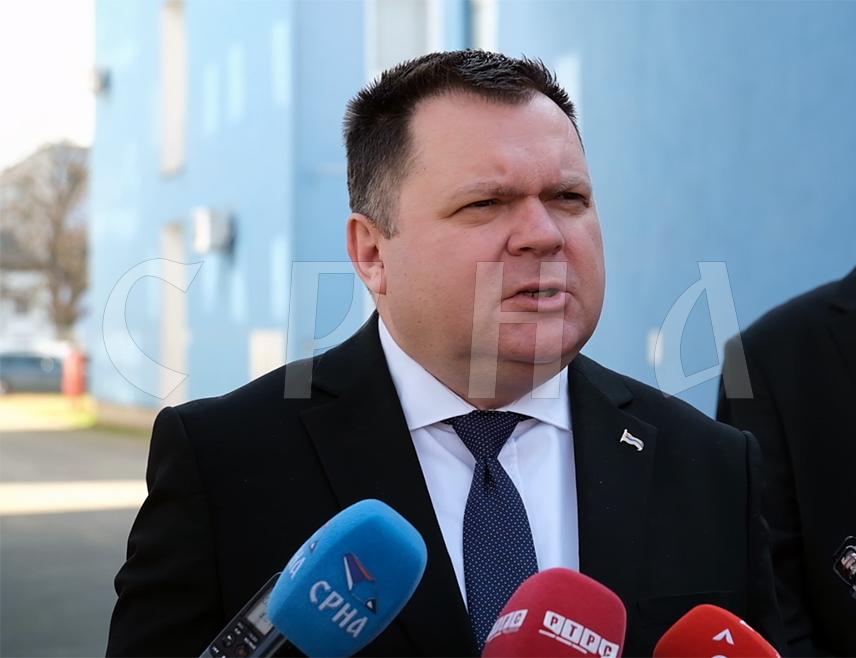 BANJA LUKA, OCTOBER 18 /SRNA/ - Republika Srpska Minister of the Interior Željko Budimir said today that, due to the current crisis, it is necessary to take certain political steps for the benefit of Srpska.