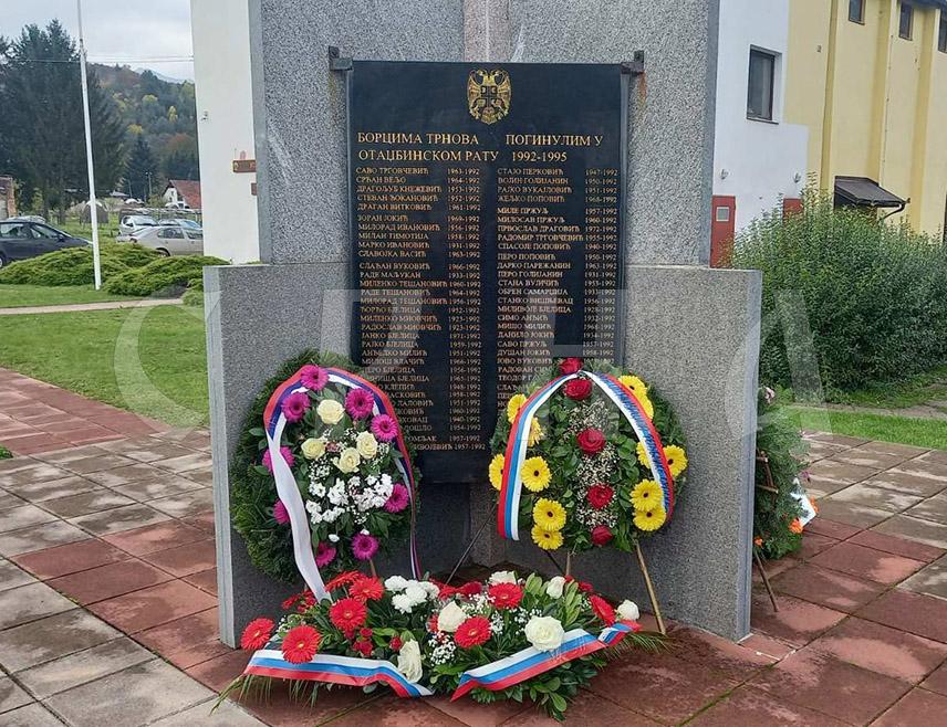 TRNOVO, OCTOBER 19 /SRNA/ - The 31st anniversary of the deaths of 23 members of the First Guard Motorized Brigade of the Main Staff of the Army of Republika Srpska /VRS/ was marked today in Trnovo, honoring those who fell during two enemy offensives on October 1 and 29, 1994.