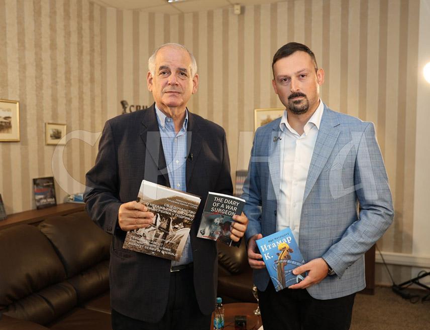 БАЊАЛУКА, 20. ОКТОБРА /СРНА/ - Изеаелски књижевник Идо Нетанјаху посјетио је данас дописништво Новинске агенције Републике Српске - СРНА у Бањалуци.