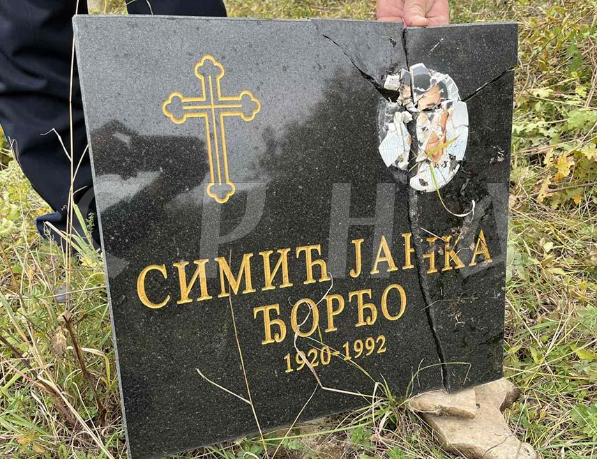 KAKANJ, OCTOBER 20 /SRNA/ – A tombstone at the Serbian Orthodox cemetery in the village of Gornji Tičići near Kakanj has been vandalized, parish priest of Dobrinje, Dragiša Cvjetković, confirmed to SRNA.