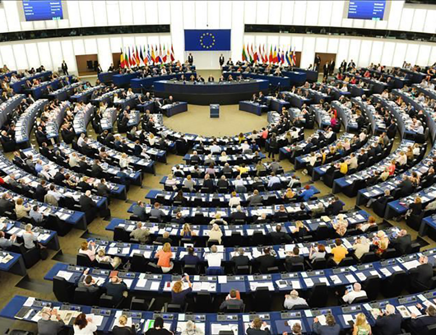 СТРАЗБУР, 22. ОКТОБРА /СРНА - РИА Новости/ - Европски парламент усвојио је резолуцију по којој процес учлањења Србије у ЕУ не може да се настави уколико Београд не уведе санкције Русији.