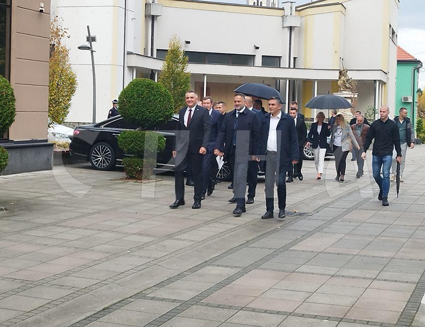 ДЕРВЕНТА, 23. ОКТОБРА /СРНА/ - Предсједник Владе Републике Српске Саво Минић стигао је данас у Дервенту гдје ће разговарати са градоначелником Игором Жунићем.