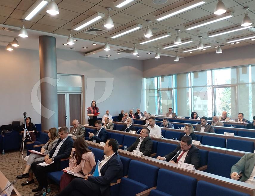 БИЈЕЉИНА, 23. ОКТОБРА /СРНА/ - Скупштина града Бијељина усвојила је данас нацрт ребаланса буџета којом је градски буџет увећан за више од осам милиона КМ и сада износи 92,8 милиона КМ.