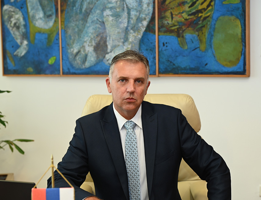 БРОД, 23. ОКТОБРА /СРНА/ - Министар просвјете и културе Републике Српске Боривоје Голубовић рекао је да је програм за дјецу у години пред полазак у школу успјешно реализован ове године у 56 локалних заједница, а шта је обезбијеђено 526.662 КМ.