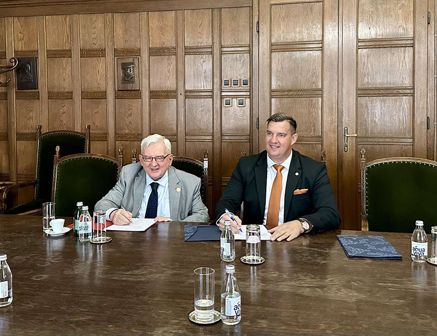 PRIJEDOR, OCTOBER 23 /SRNA/ – The Serb Academy of Sciences and Arts (SANU) and the City of Prijedor have signed an agreement in Belgrade formalizing their cooperation on the joint publication of a monograph about academic sculptor Sreten Stojanović, one of the most prominent Serb and Yugoslav artists.