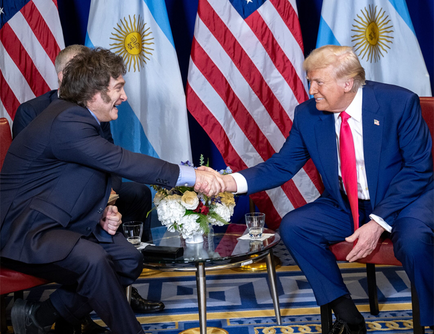 ВАШИНГТОН, 27. ОКТОБРА /СРНА - РИА Новости/ - Предсједник САД Доналд Трамп честитао је предсједнику Аргентине Хавијеру Милеју "убједљиву" побједу на парламентарним изборима.