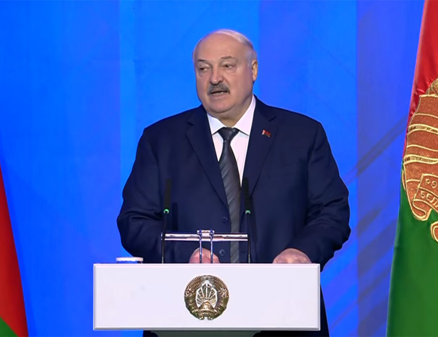 МИНСК, 28. ОКТОБРА /СРНА/ - Бјелоруски предсједник Александар Лукашенко не види разлог да Белорусија штити ЕУ од миграната, поготово у ситуацији када су бјелоруском народу наметнуте санкције као "омча око врата".