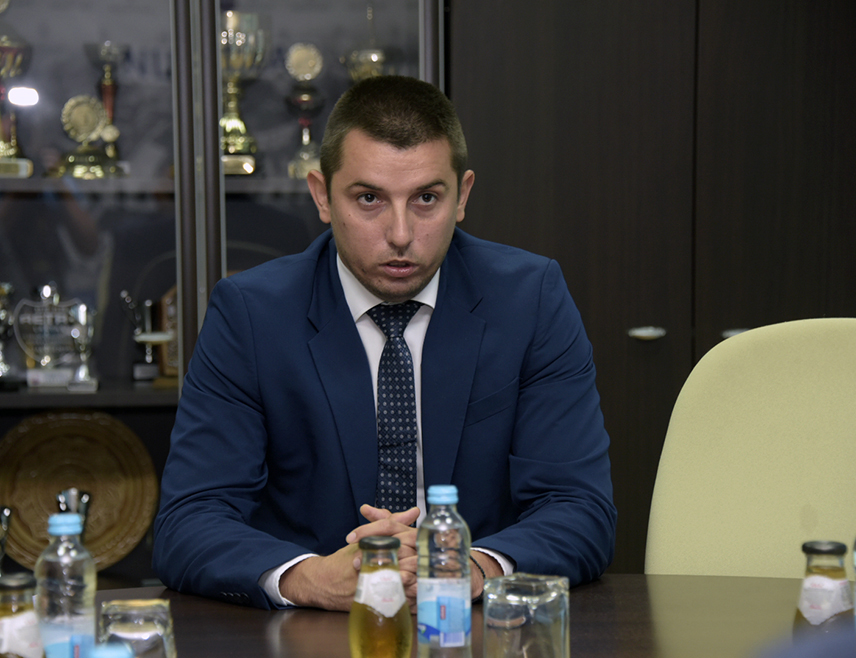 БАЊАЛУКА, 28. ОКТОБРА /СРНА/ - Министар трговине и туризма Републике Српске Денис Шулић рекао је да трговина значајно доприноси развоју Српске.