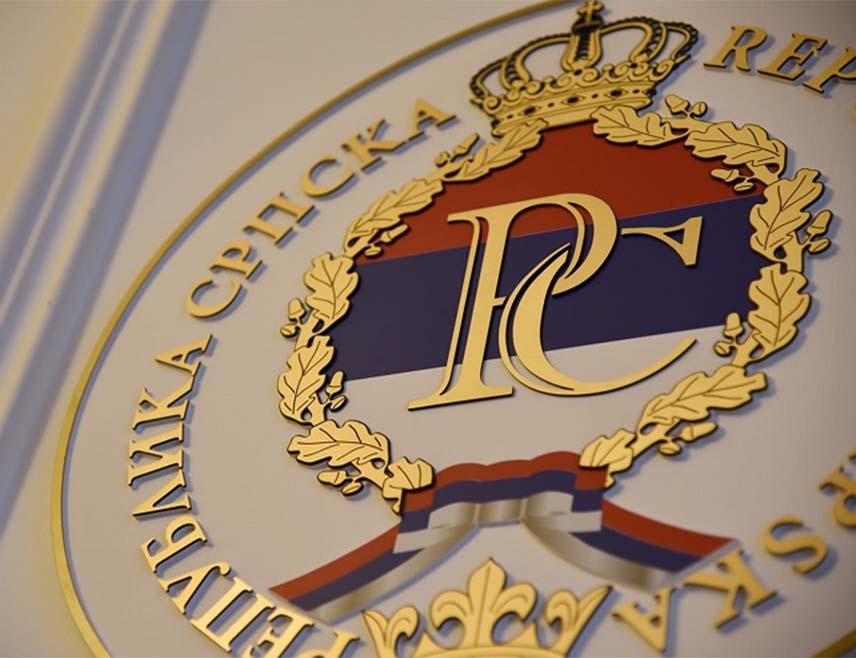 БАЊАЛУКА, 28. ОКТОБРА /СРНА/ - Демократски уставни поредак успостављен Дејтонским мировним споразумом, нажалост, измијењен је и нарушен незаконитим диктаторским декретима различитих међународних високих представника, а најдрастичније то чини актуелни самозванац - Кристијан Шмит, наведено је у извјештају Савјету безбједности УН, који је усвојила Влада Републике Српске.