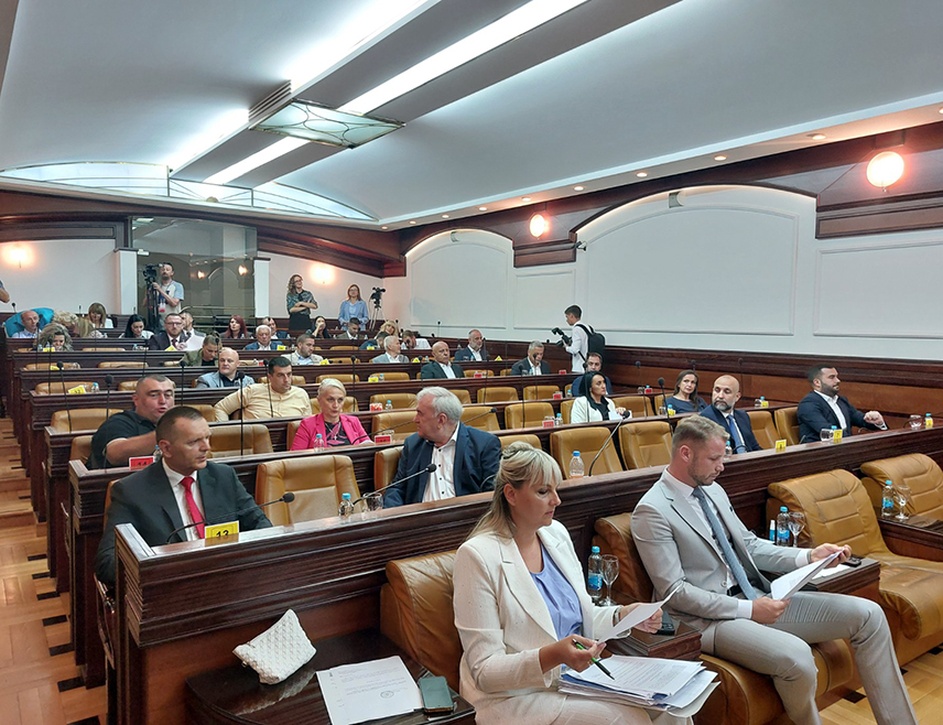 БАЊАЛУКА, 29. ОКТОБРА /СРНА/ - Скупштина града Бањалука саопштила је да је примила захтјев бањалучког Окружног јавног тужилаштва у којем се тражи да достави документацију у вези са тендером за реконструкцију јавне расвјете, вриједним 35 милиона КМ.