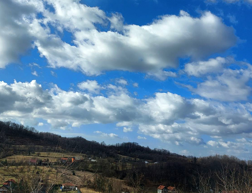 БИЈЕЉИНА, 30. ОКТОБРА /СРНА/ - У Републици Српској и Федерацији БиХ данас ће бити претежно облачно, али суво и још топлије вријеме, уз сунчане периоди понегдје у Крајини и на истоку.