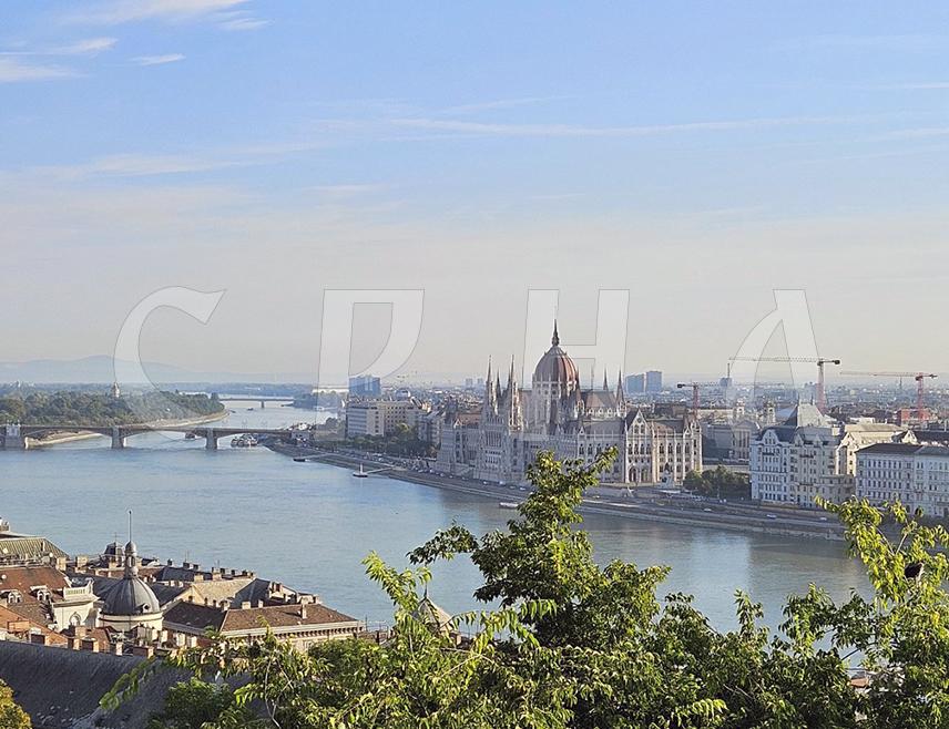 БУДИМПЕШТА, 30. ОКТОБРА /СРНА/ - Мађарска жели да обезбиједи изузећа од америчких санкција руским енергетским компанијама како би наставила да купује нафту и гас од Русије, рекао је шеф кабинета мађарског премијера Виктора Орбана Гергељ Гуљаш.