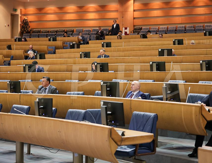 САРАЈЕВО, 30. ОКТОБРА /СРНА/ - Представнички дом Парламентарне скупштине БиХ почео је сједницу на којој ће посланици разматрати Приједлог буџета институција и међународних обавеза БиХ за ову годину.
