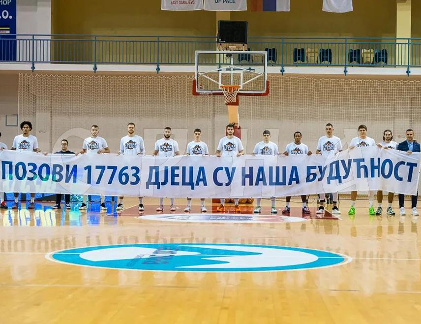 ПАЛЕ, 30. ОКТОБРА /СРНА/ - На утакмици АБА два лиге између кошаркашких клубова "Јахорина" са Пала и барског "Морнара" прикупљене су 2.054 КМ за куповину куће породици Данојлић са Пала, која има четворо дјеце.