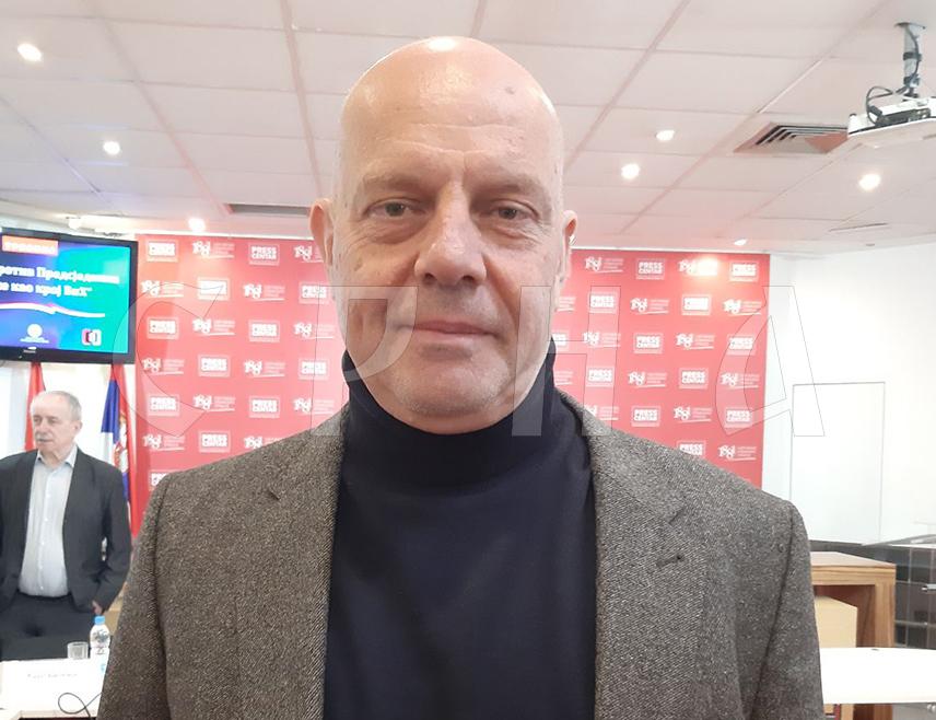 БЕОГРАД, 30 ОКТОБРА /СРНА/ - Политиколог Александар Павић изјавио је Срни да је велика ствар што ће Русија на сутрашњој сједници Савјета безбједности УН као предсједавајућа представити извјештај Републике Српске о ситуацији у БиХ, те оцијенио да је могуће да ће се током дебате чути ставови представника Москве и пекинга о потреби да се Кристијан Шмит повуче.