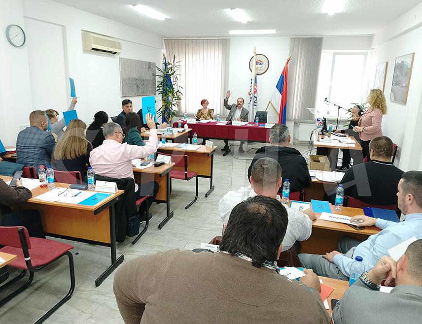 НОВИ ГРАД, 30. ОКTОБРА /СРНА/ - Скупштина општине Нови Град усвојила је данас Нацрт ребаланса овогодишњег буџета с обзиром да укупна буџетска средства износе 28.342.652 КМ, што је за 1.829.833 КМ или 6,90 одсто више од плана за ову годину.