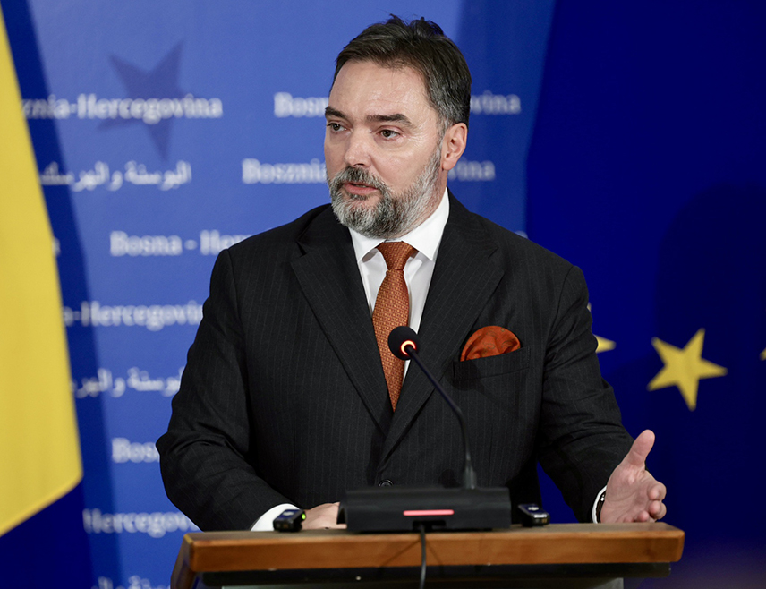 SARAJEVO, OCTOBER 30 /SRNA/ – The Deputy Chair of the Council of Ministers Staša Košarac stated that the parties of the "Troika" coalition did not want the Chief Negotiator of BiH with the EU to be appointed in a lawful manner, and were instead trying to find a solution that was not in line with the law or the Stabilization and Association Agreement.