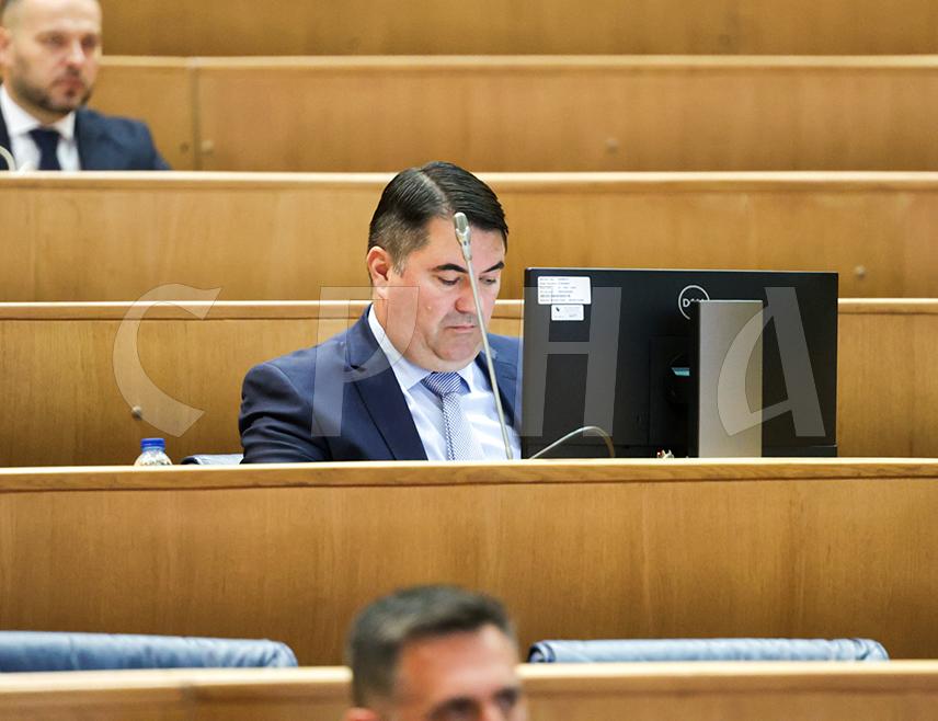 САРАЈЕВО, 30. ОКТОБРА /СРНА/ - Посланик СНСД-а у Представничком дому Парламентарне скупштине БиХ Мирослав Вујичић рекао је да ће посланици СНСД-а и Српског клуба подржати буџет уколико буде усвојено пет амандамана које су предложили, а којима је поправљен приједлог буџета који је дошао из Предсједништва БиХ.