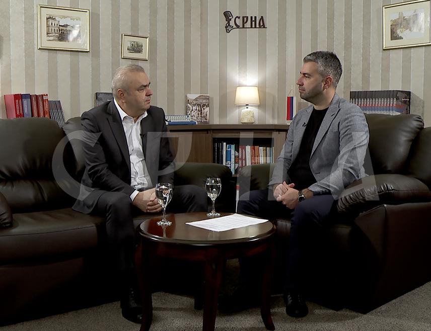 БАЊАЛУКА, 1. НОВЕМБРА /СРНА/ - Министар саобраћаја и веза Републике Српске Зоран Стевановић изјавио је за Срну да је потребна додатна реорганизација "Жељезница", али да то не подразумијева гашење путничког саобраћаја, већ проналазак модела који би ово предузеће учинио одрживим.