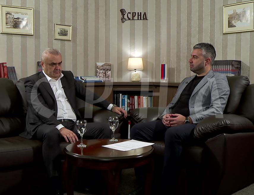 БАЊАЛУКА, 1. НОВЕМБРА /СРНА/ - Министар саобраћаја и веза Републике Српске Зоран Стевановић изјавио је да су у Српској предузете озбиљне активности када је ријеч о путној инфраструктури, која је један од најважнијих предуслова да Српска буде боље мјесто за живот и да људи ту остају.