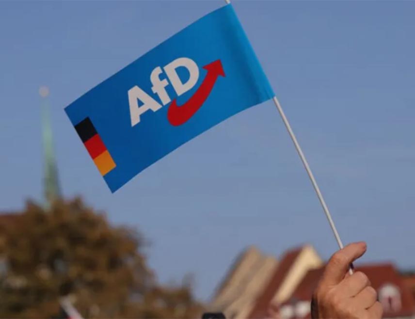 БЕРЛИН, 31. ОКТОБРА /СРНА/ - Њемачка странка Алтернатива за Њемачку /АфД/ поздравља одлуку администрације предсједника САД Доналда Трампа да укине санкције предсједнику Милораду Додику и позвала ЕУ да преиспита свој став према Републици Српској, навео је у саопштењу посланик АфД-а у Бундестагу и члан Одбора за питања ЕУ Тобијас Тајх.