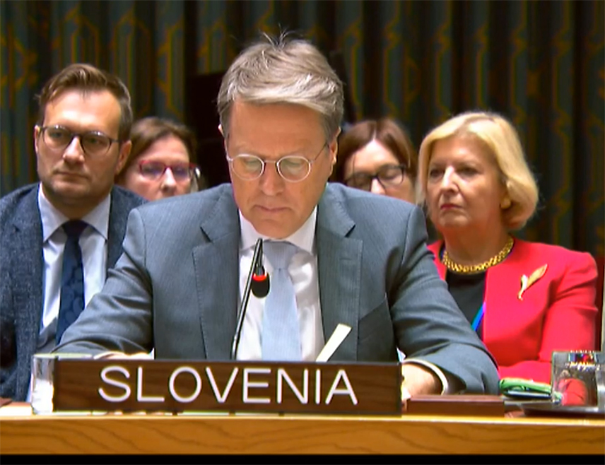 ЊУЈОРК, 31. ОКТОБРА /СРНА/ - Сједница Народне скупштине Републике Српске /НСРС/ одржана 18. октобра означила је помјерање од конфронтације, изјавио је амбасадор Словеније у УН Самуел Жбогар.