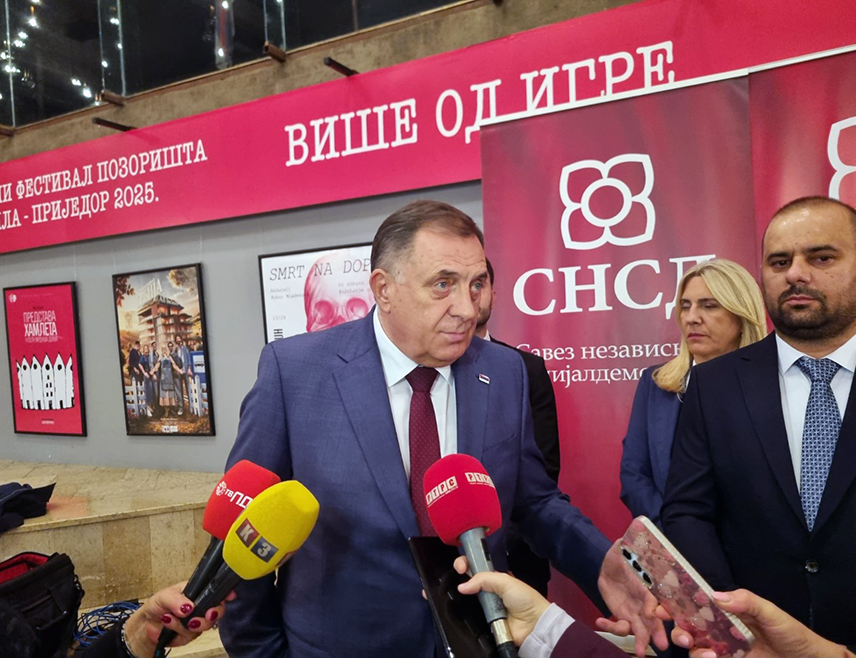 ПРИЈЕДОР, 31. ОКТОБРА /СРНА/ - Предсједник СНСД-а Милорад Додик истакао је вечерас да СНСД наставља да ради у Приједору на стварању амбијента за нова радна мјеста, те да Градска управа има потпуно подршку ове странке и републичких институција власти.