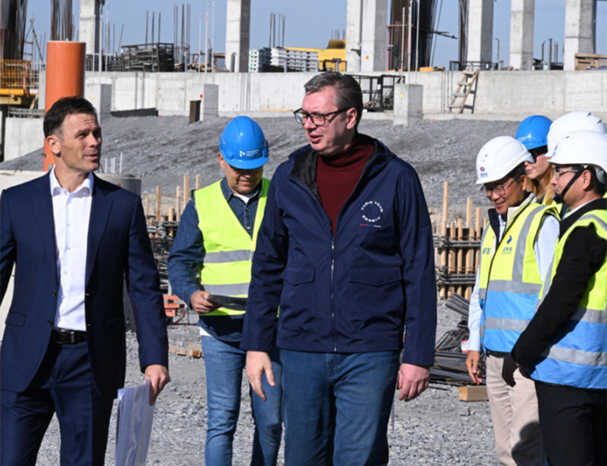 БЕОГРАД, 2. НОВЕМБРА /СРНА/ - Предсједник Србије Александар Вучић рекао је након обиласка радовa на изградњи Националног стадиона у Сурчину код Београда да се нада да ће стадион бити завршен до краја фебруара 2027. године.