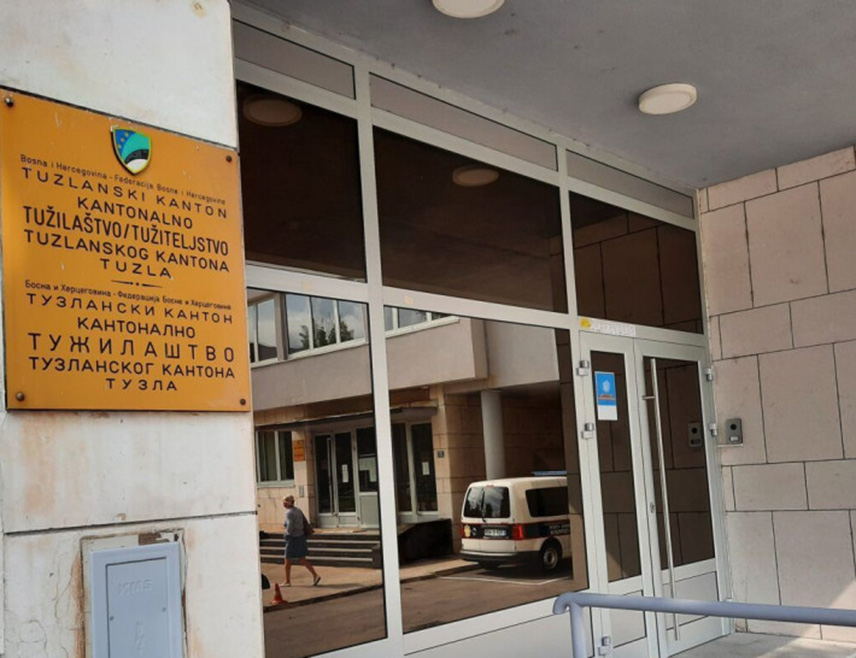 ТУЗЛА, 2. НОВЕМБРА /СРНА/ - Двије малољетне дјевојчице, које су биле жртве трговине људима ради сексуалне експлоатације, налазе се под стручном и институционалном заштитом.