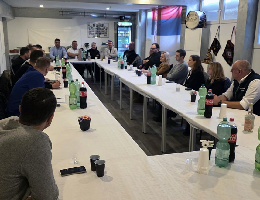 ШTУTГАРT, 3. НОВЕМБРА /СРНА/ - Највећи фестивал фолклора српске дијаспоре у Европи "Бројаница" доказ је да српска друштва могу дјеловати сложно, уз међусобно поштовање и заједнички циљ, очување културе, вјере и традиције српског народа ван домовине, закључено је на састанку учесника фестивала за 2026. годину који је одржан у Српско-њемачком културноми спортском клубу "Слога" из Штутгарта.