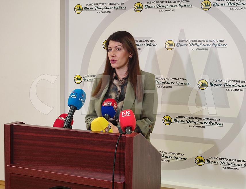 БАЊАЛУКА, 3. НОВЕМБРА /СРНА/ - Министар пољопривреде, шумарства и водопривреде Републике Српске Анђелка Кузмић поручила је данас у Бањалуци да је повећање производње један од предуслова да би се могло говорити о бољем пословању предузећа "Шуме Републике Српске".