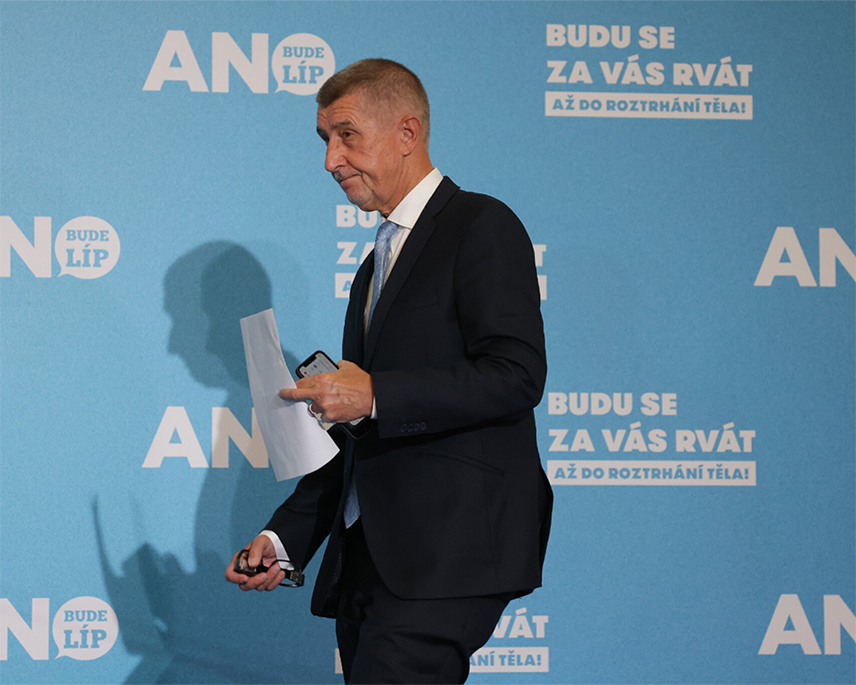 ПРАГ, 3. НОВЕМБРА /СРНА/ - Странка АНО, коју предводи Андреј Бабиш, који ће највјероватније бити нови премијер Чешке, потписала је коалициони споразум са странком АУТО и партијом СПД, која је против НАТО-а и одређених политика ЕУ, јавио је Ројтерс. 