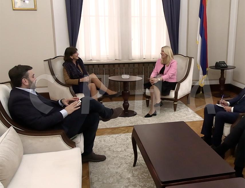 САРАЈЕВО, 3. НОВЕМБРА /СРНА/ - Српски члан Предсједништва БиХ Жељка Цвијановић и новоименована резидентна координаторка УН у БиХ Арнхилд Спенс разговарале су данас о активностима и пројектима које агенције УН спроводе у Републици Српској, као и о плановима за наредни период.