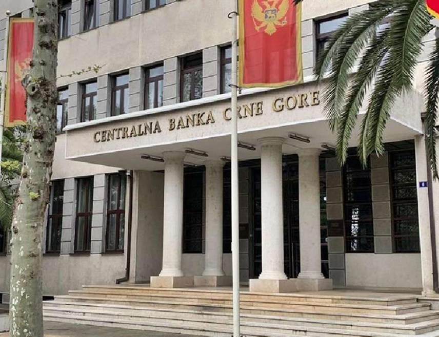 ПОДГОРИЦА, 3. НОВЕМБРА /СРНА/ - Централна банка објавила је нови списак предузећа са блокираним рачунима, на којем се налазе 24 блокирана предузећа више него на претходном.