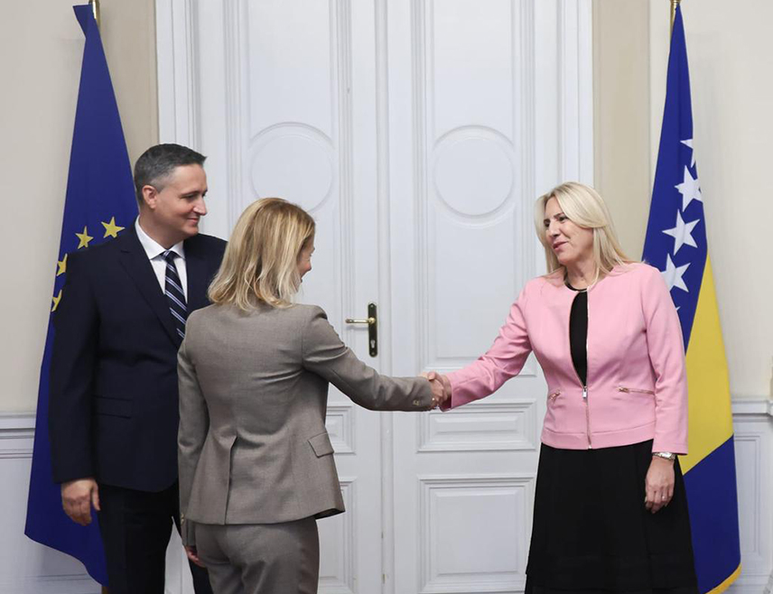 ISTOČNO SARAJEVO, NOVEMBER 3 /SRNA/ - The Serb member of the BiH Presidency, Željka Cvijanović, emphasized that Republika Srpska seeks to participate in the EU integration process in accordance with its defined constitutional position and expects a more rational approach and greater understanding from the EU regarding the complex constitutional structure of BiH.